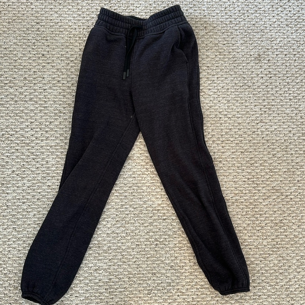 Dark Gray LuluLemon Scuba High-Rise Jogger size 2, lightly worn!